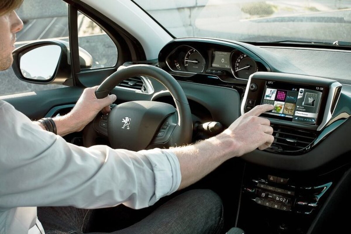 Peugeot - i-Cockpit