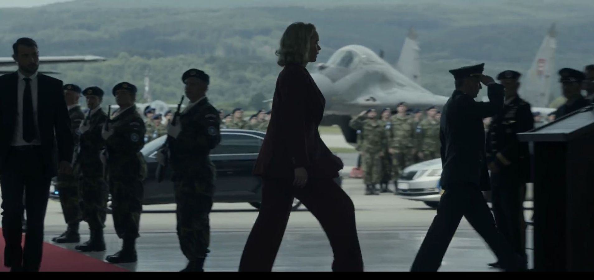 Na zábere z najnovšej série hitu Jack Ryan si "zahrali" aj uzemnené slovenské stíhačky.