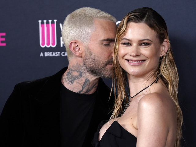 Adam Levine, Behati Prinsloo