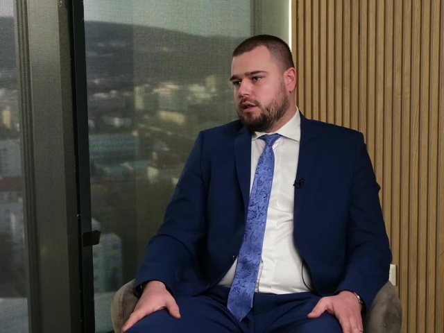 Patrik Budke, Ide o právo
