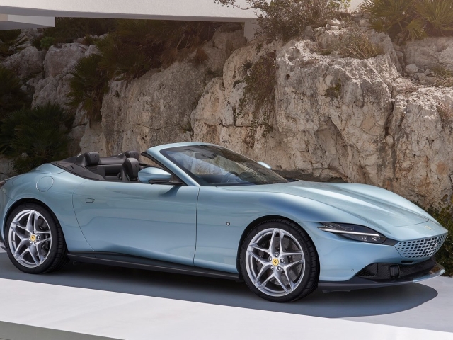 Ferrari Roma Spider