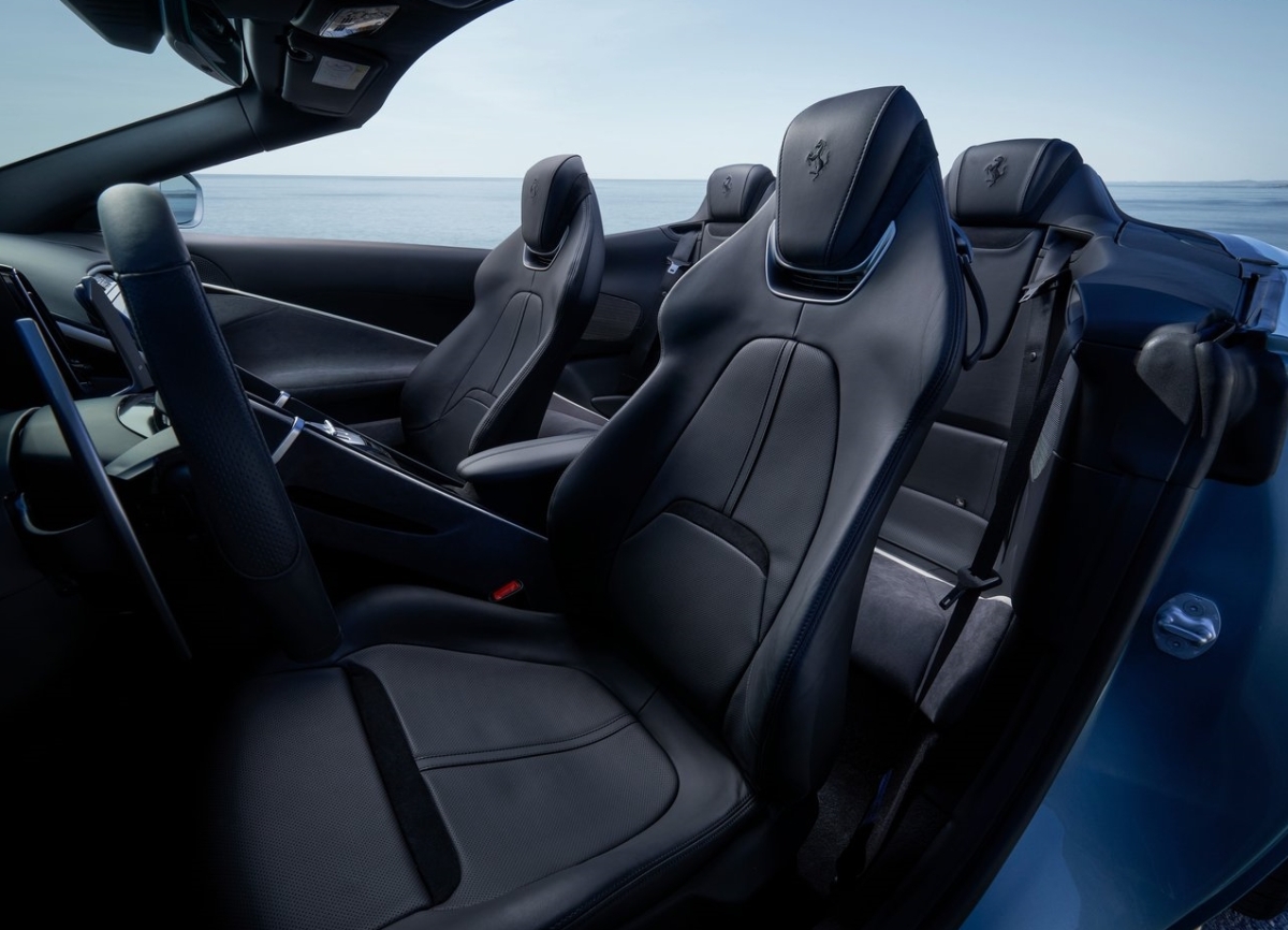 Ferrari Roma Spider 11