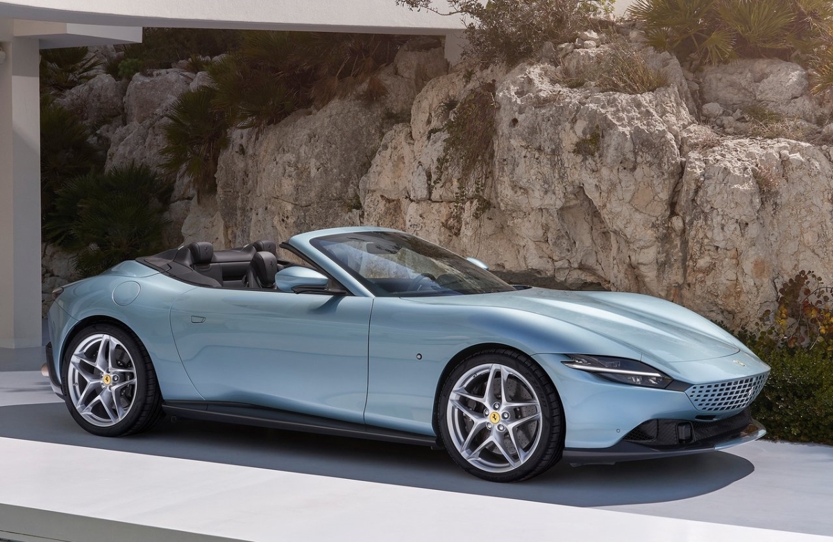 Ferrari Roma Spider