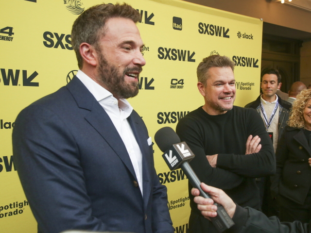 Ben Affleck (vľavo) a jeho kolega Matt Damon