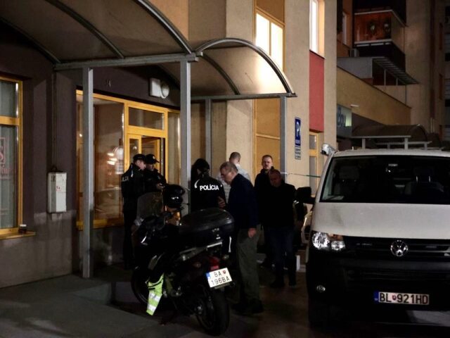 polícia petržalka bratislava policajt