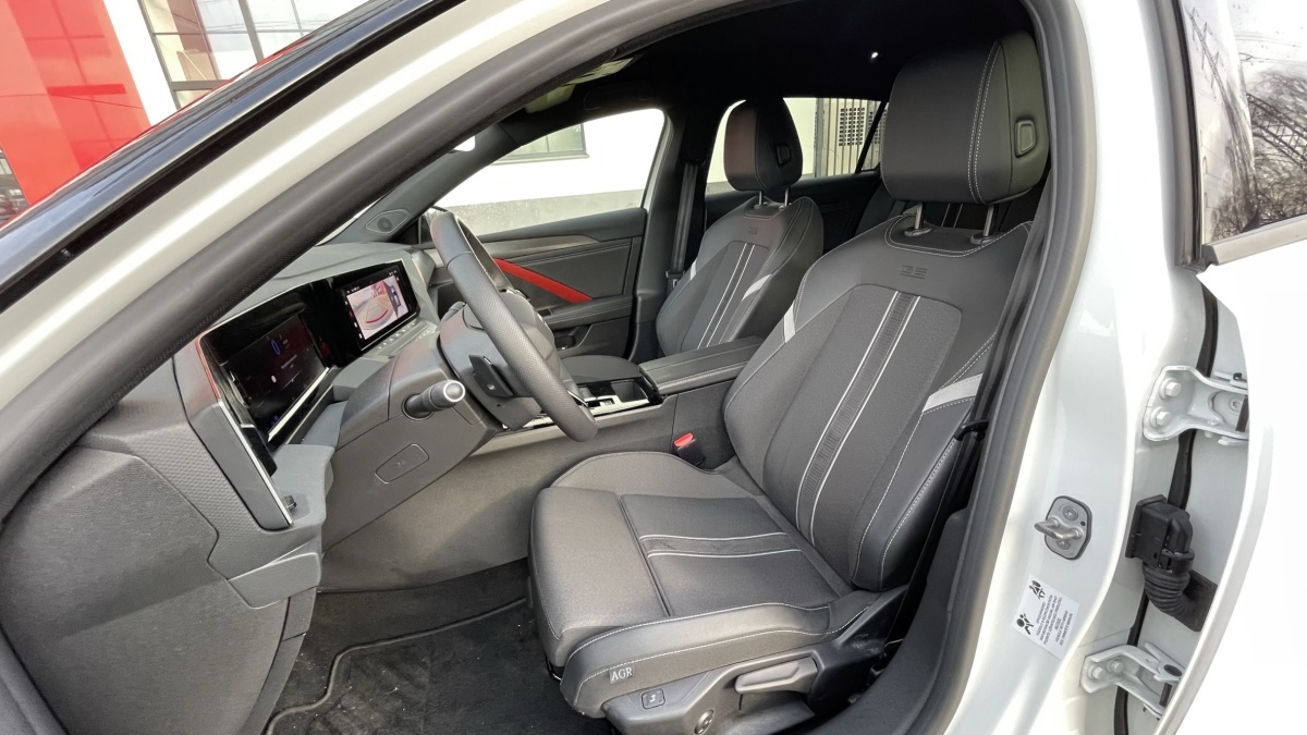 Opel Astra plug-in hybrid (2023)