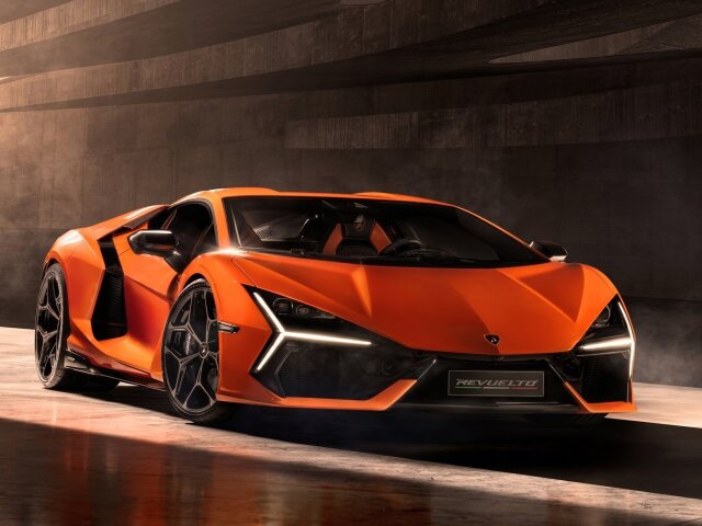 Lamborghini Revuelto - 2023