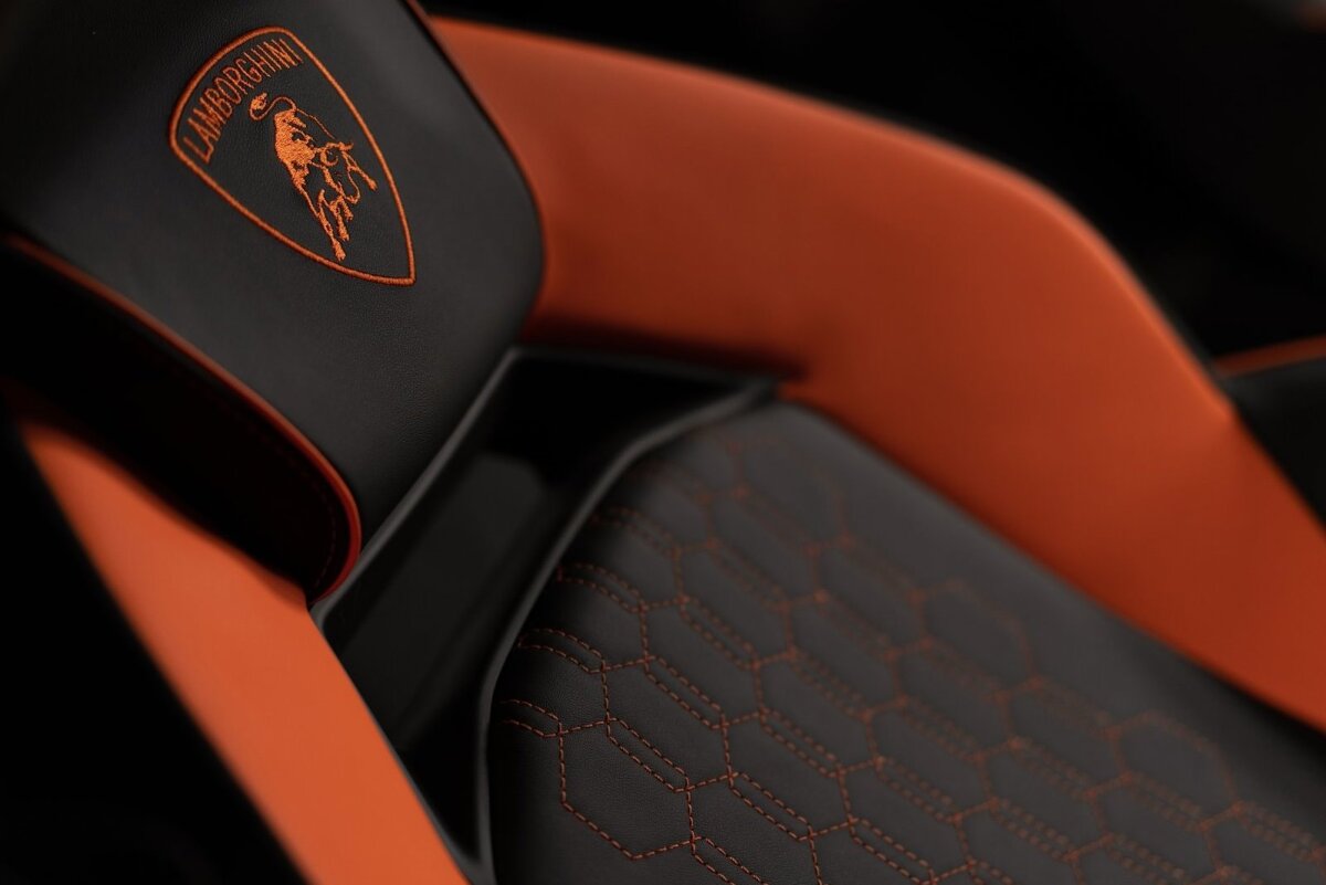 Lamborghini Revuelto - 2023