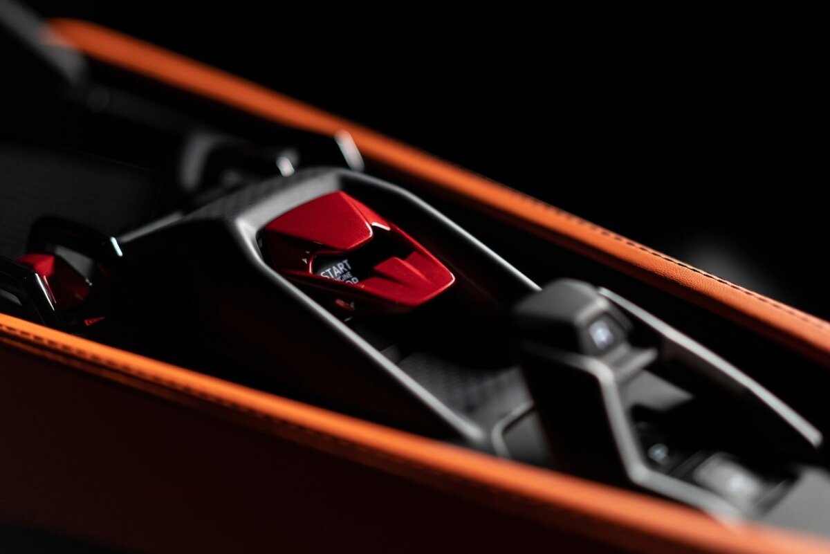 Lamborghini Revuelto - 2023