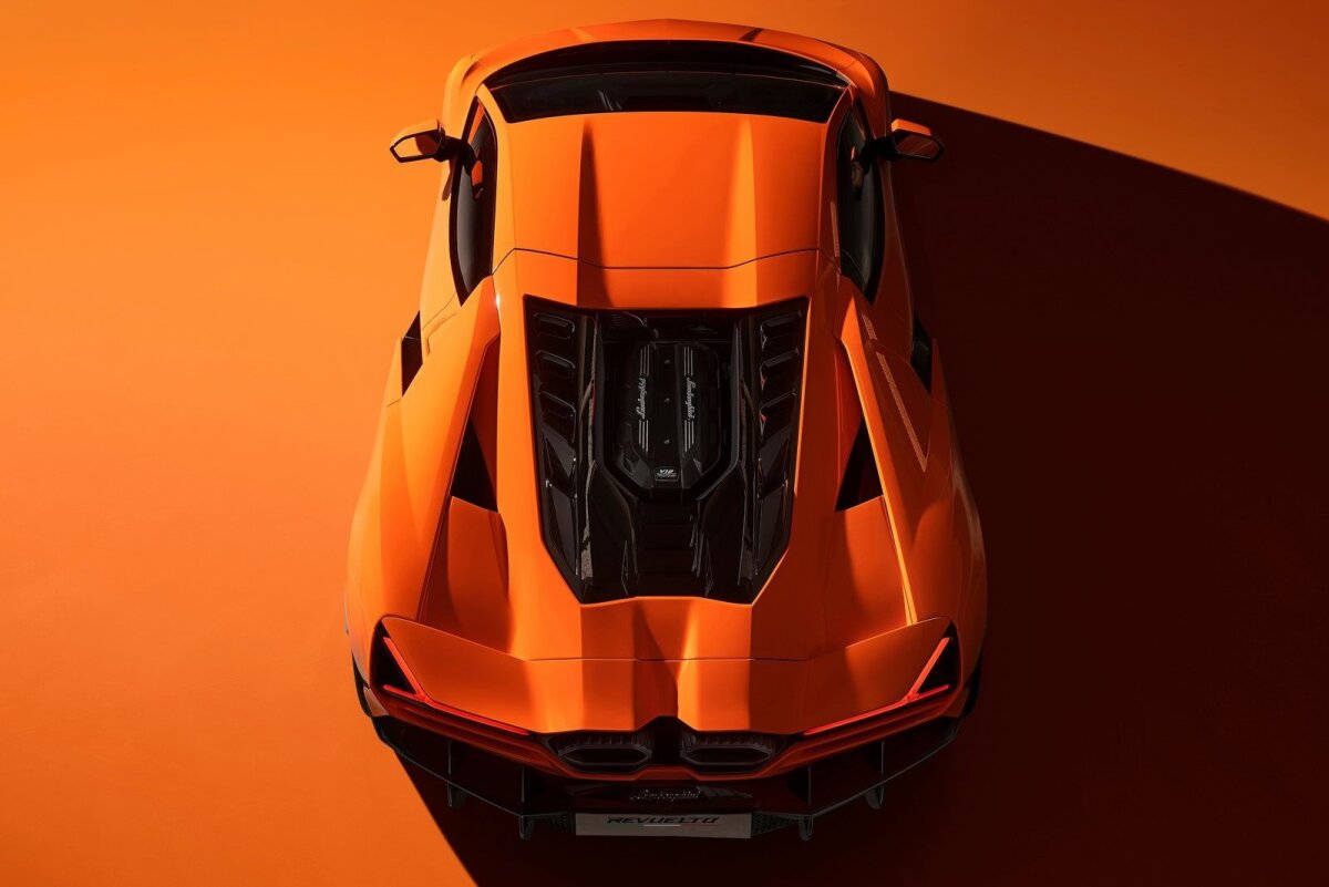 Lamborghini Revuelto - 2023