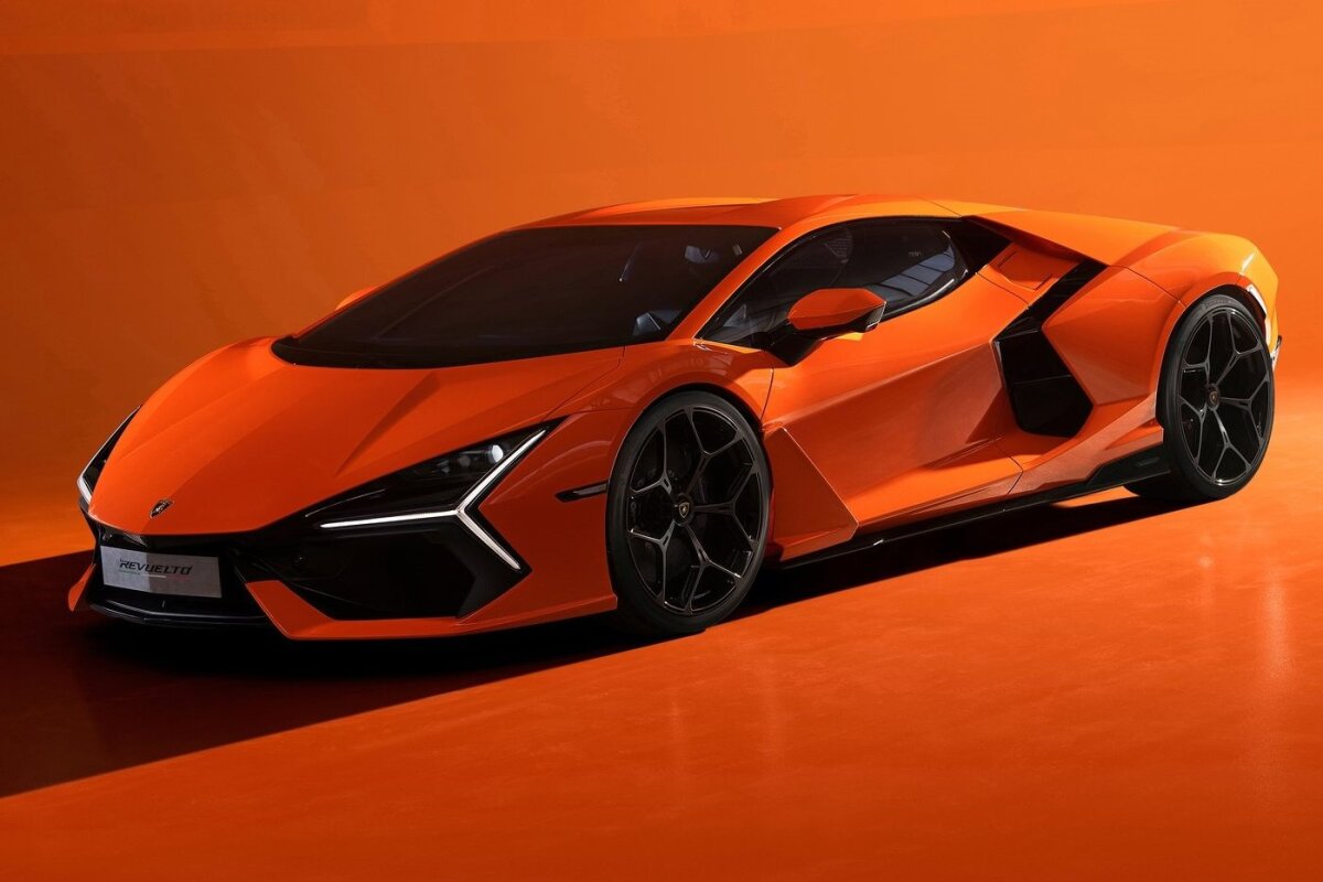 Lamborghini Revuelto - 2023