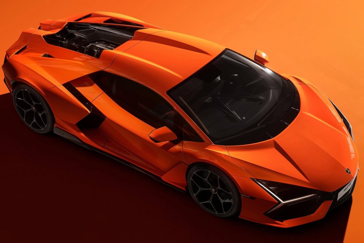Lamborghini Revuelto - 2023