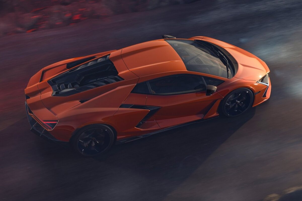 Lamborghini Revuelto - 2023