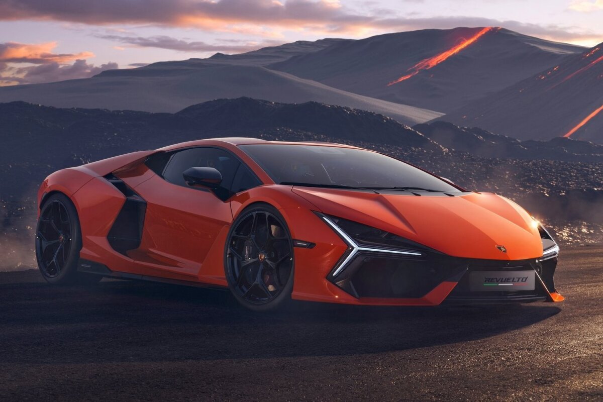 Lamborghini Revuelto - 2023