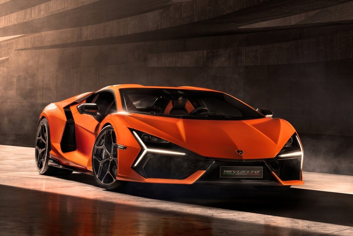 Lamborghini Revuelto - 2023