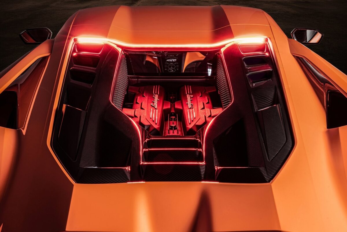 Lamborghini Revuelto - 2023