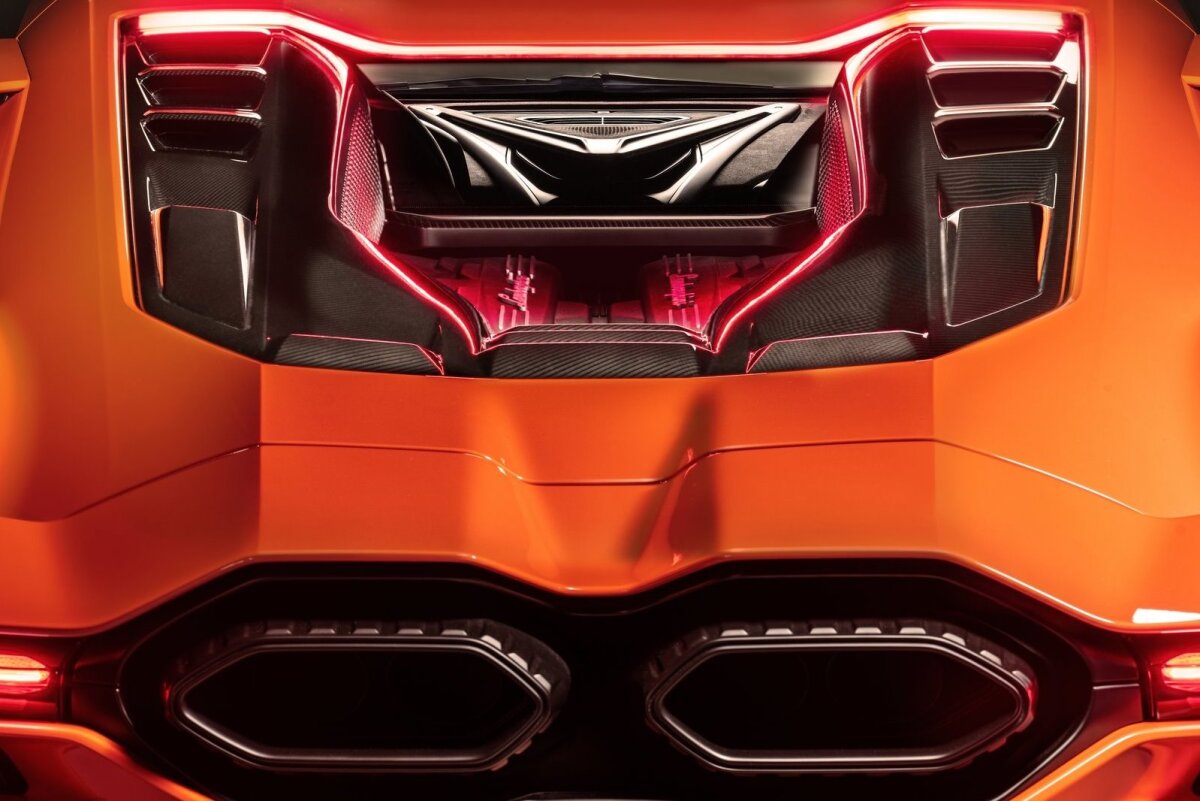 Lamborghini Revuelto - 2023