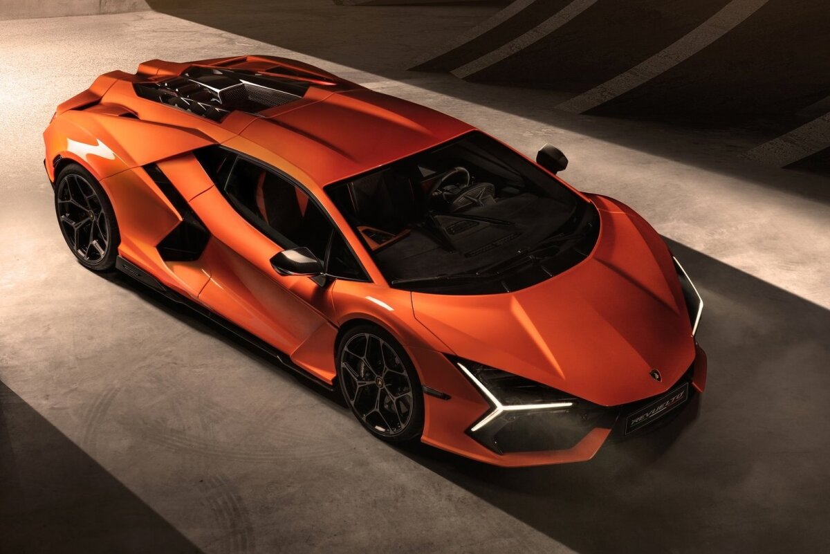 Lamborghini Revuelto - 2023