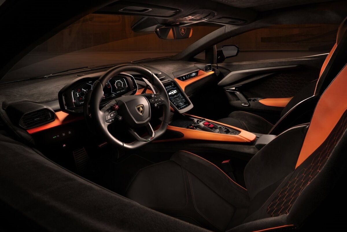 Lamborghini Revuelto - 2023