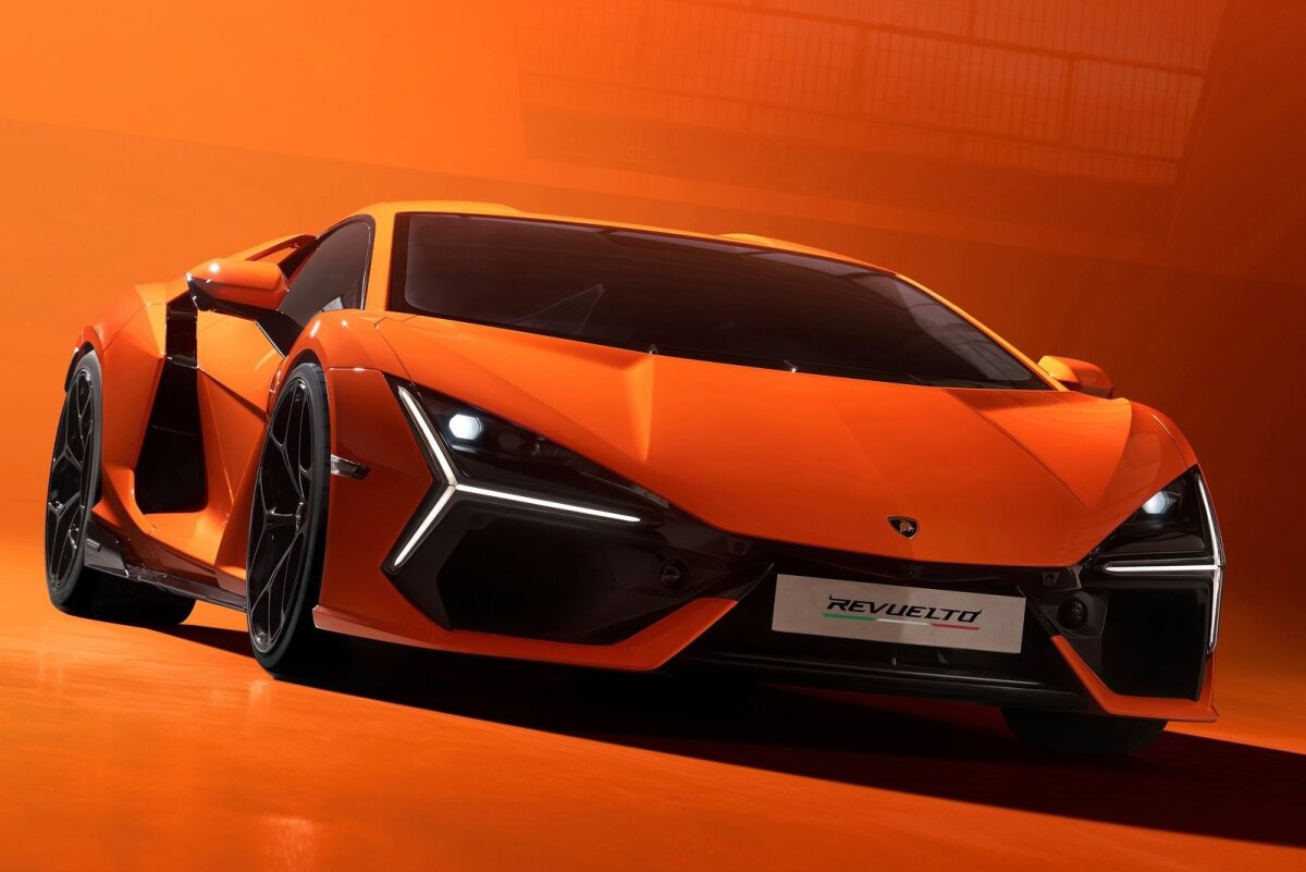 Lamborghini Revuelto - 2023