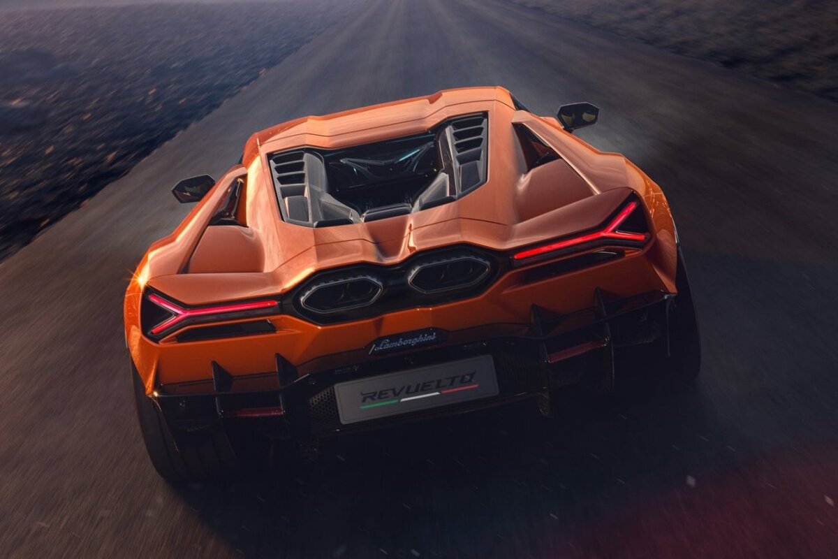 Lamborghini Revuelto - 2023