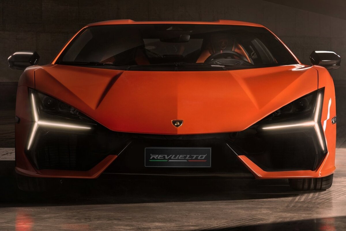 Lamborghini Revuelto - 2023