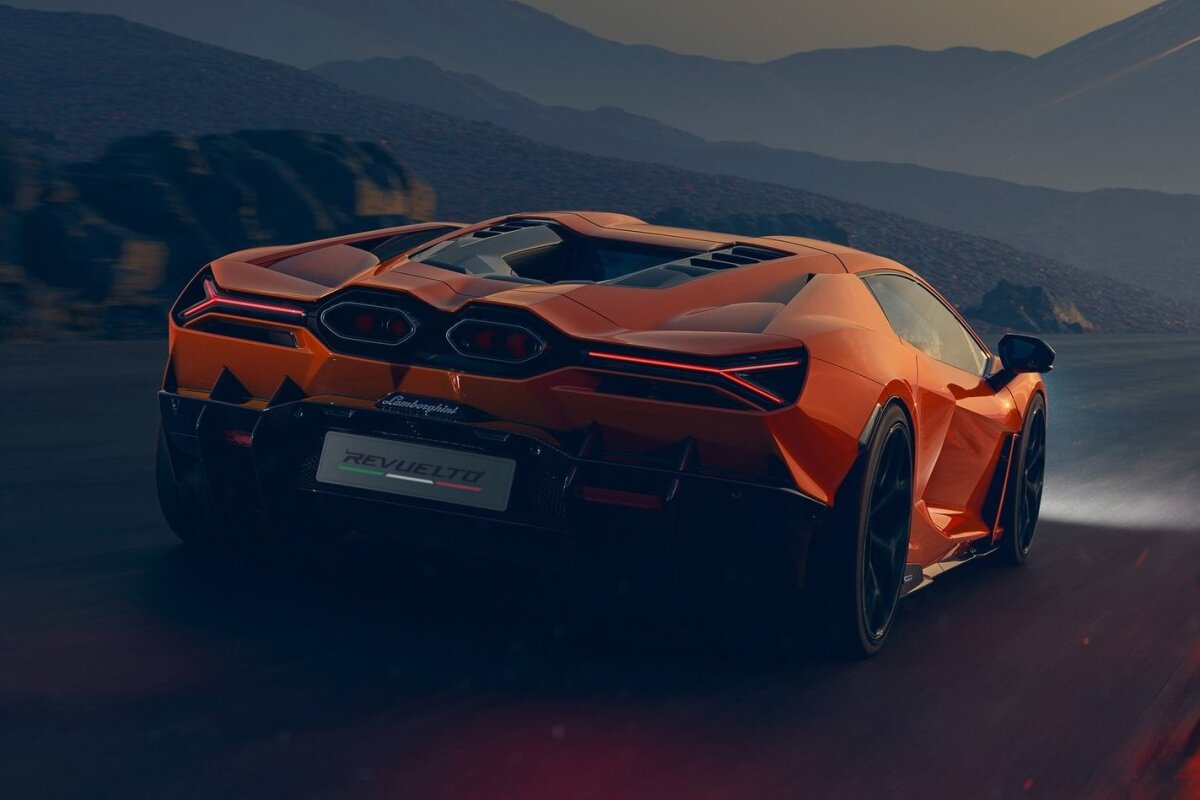 Lamborghini Revuelto - 2023