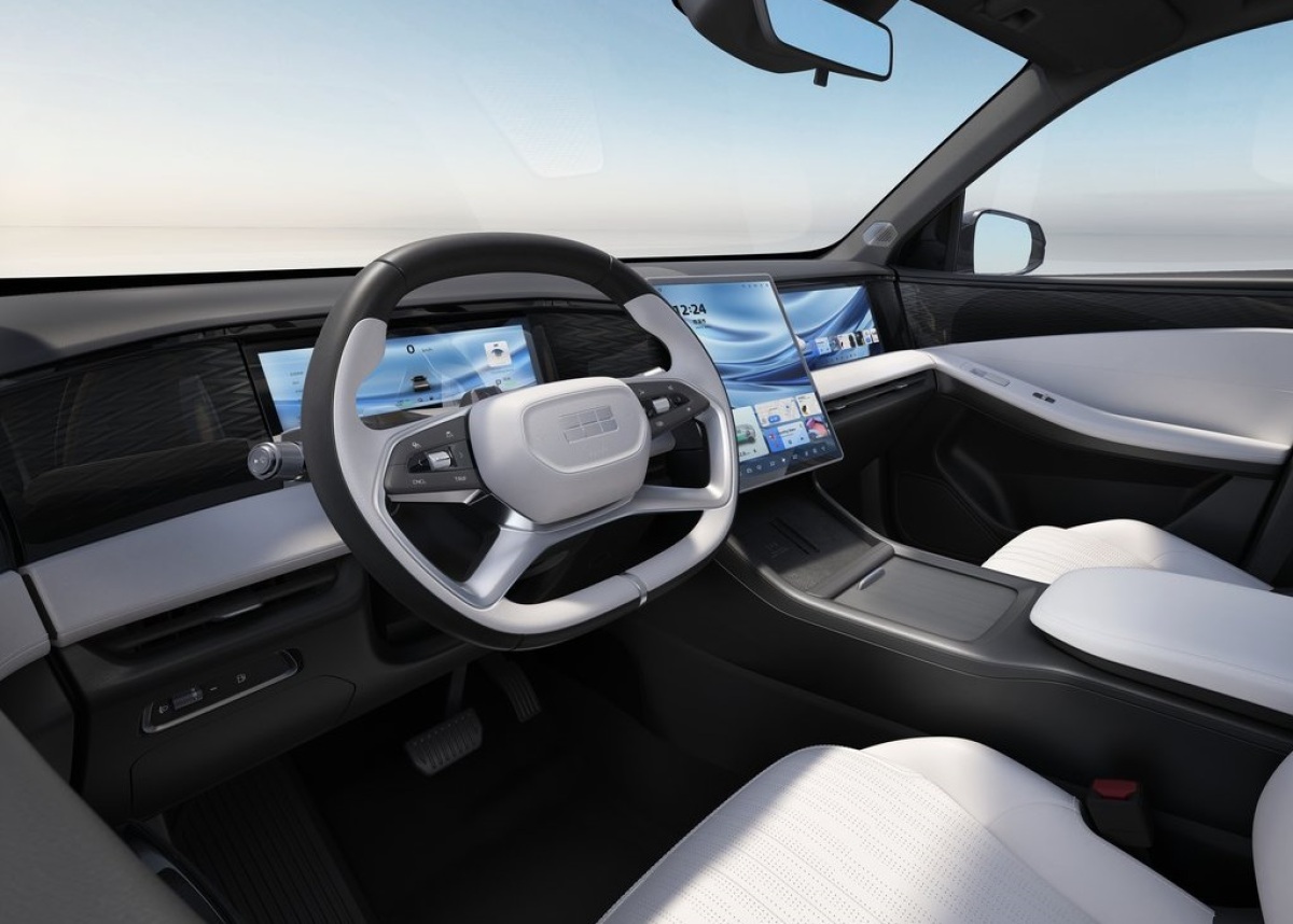 Geely Galaxy L7 13