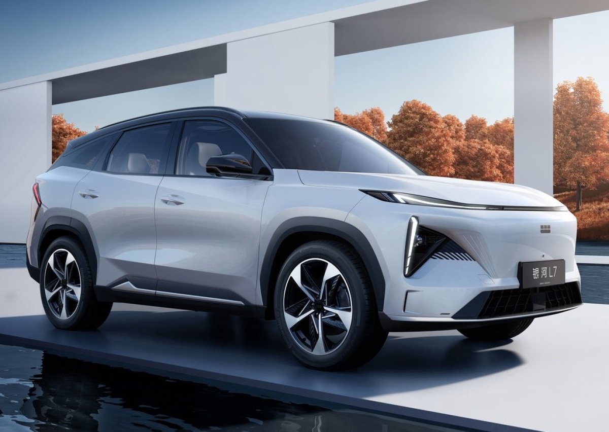 Geely Galaxy L7 3
