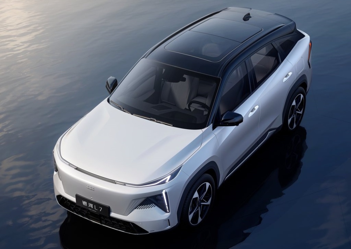 Geely Galaxy L7 7