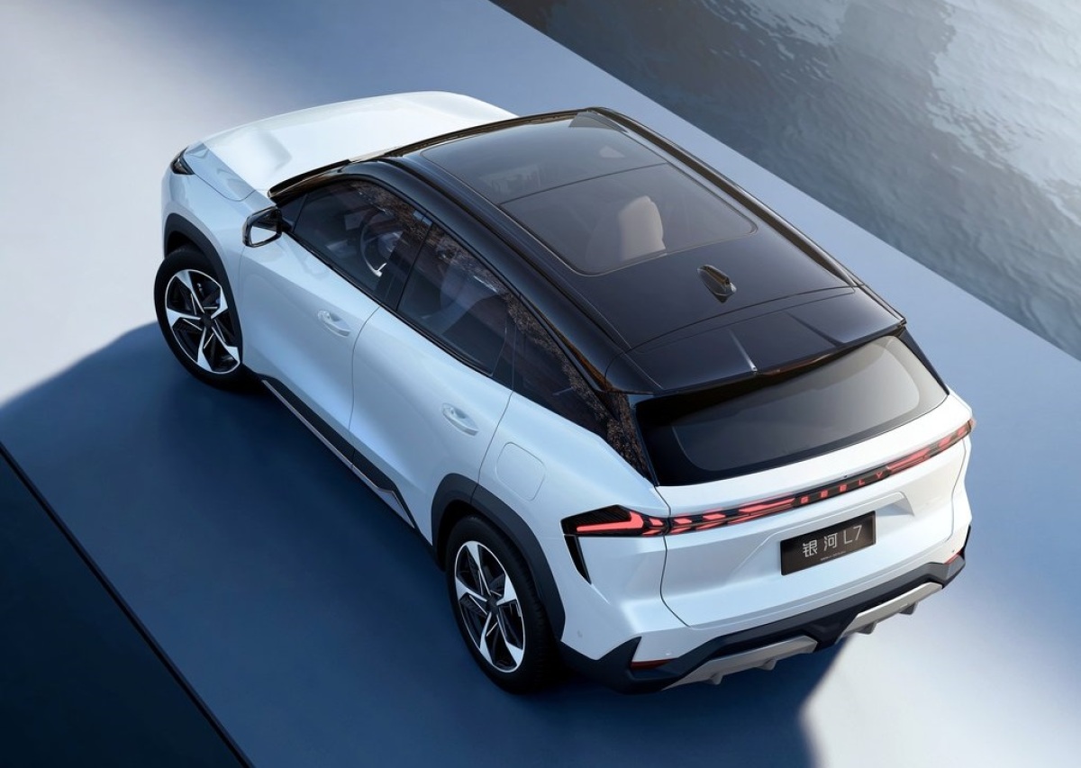 Geely Galaxy L7 8