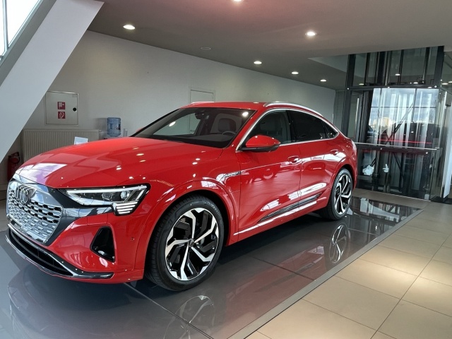 Audi Q8 e-tron (2023)