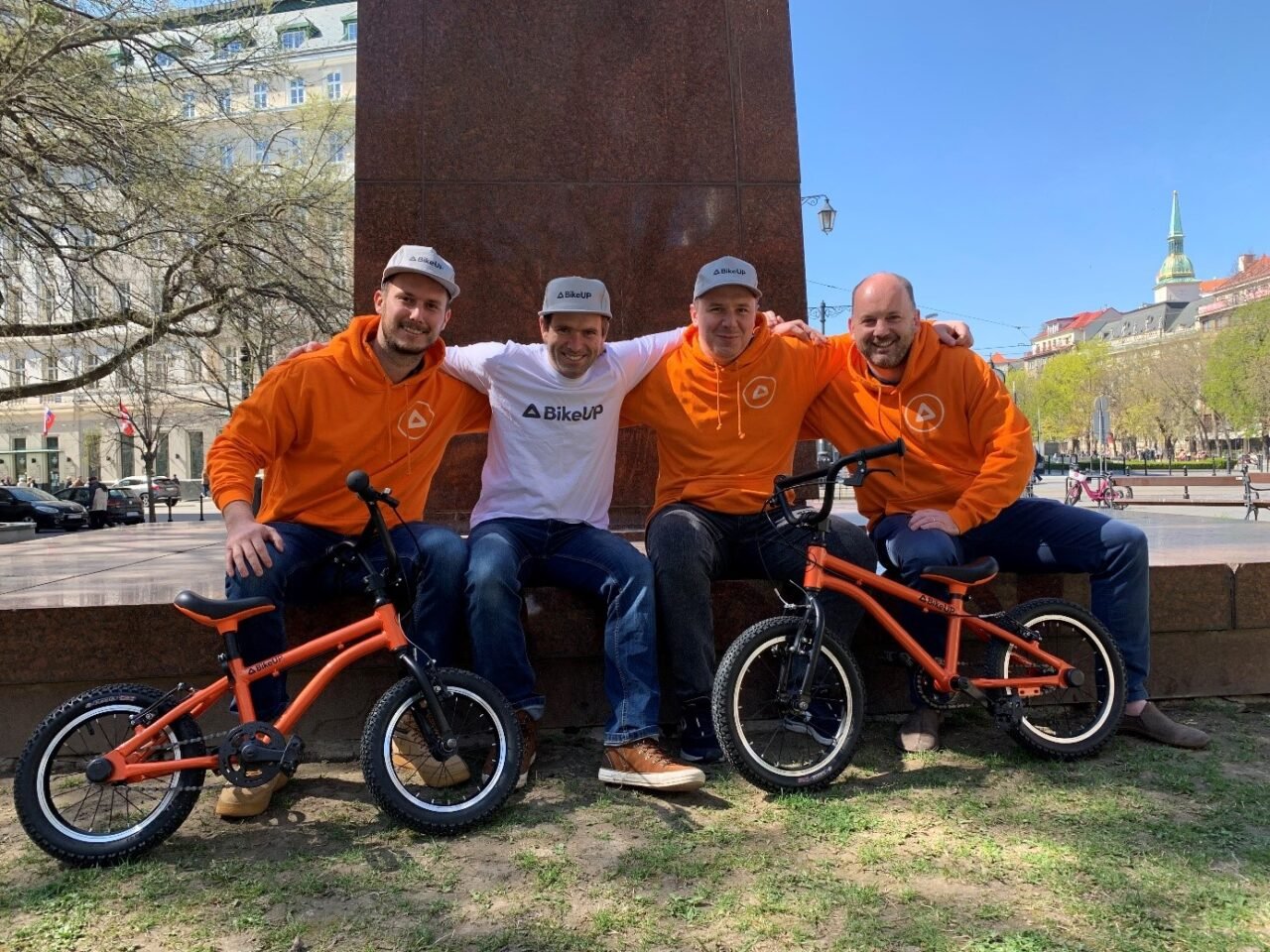 Zakladatelia startupovej spoločnosti BikeUP.