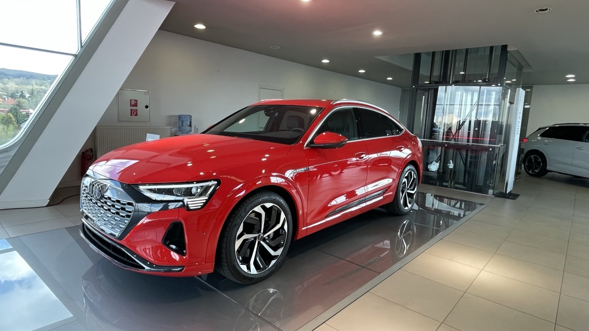 Audi Q8 e-tron (2023)