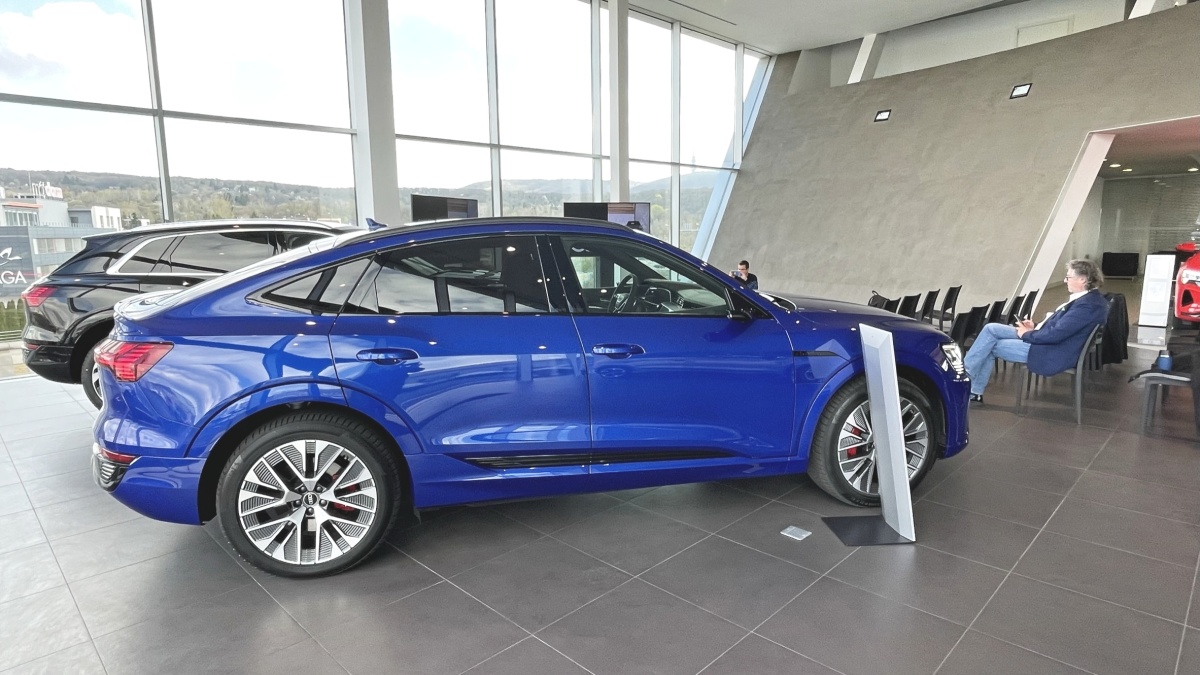 Audi Q8 e-tron (2023)