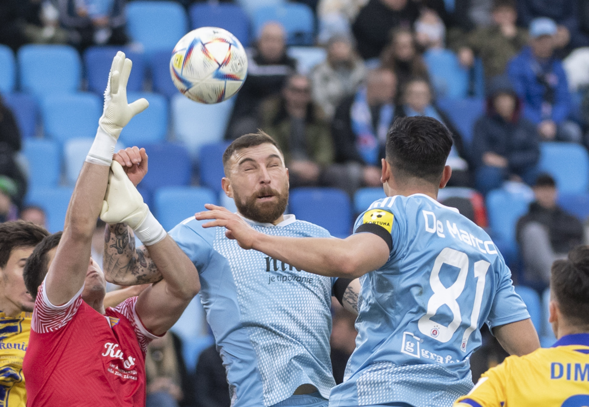 16 Slovan - DAC