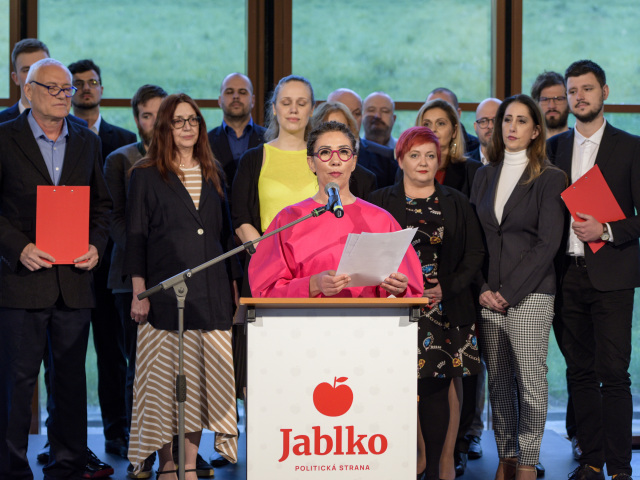 Bratislava Jablko Ďuriš Nicholsonová