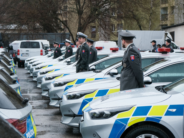 policia, nové autá, policajné autá,