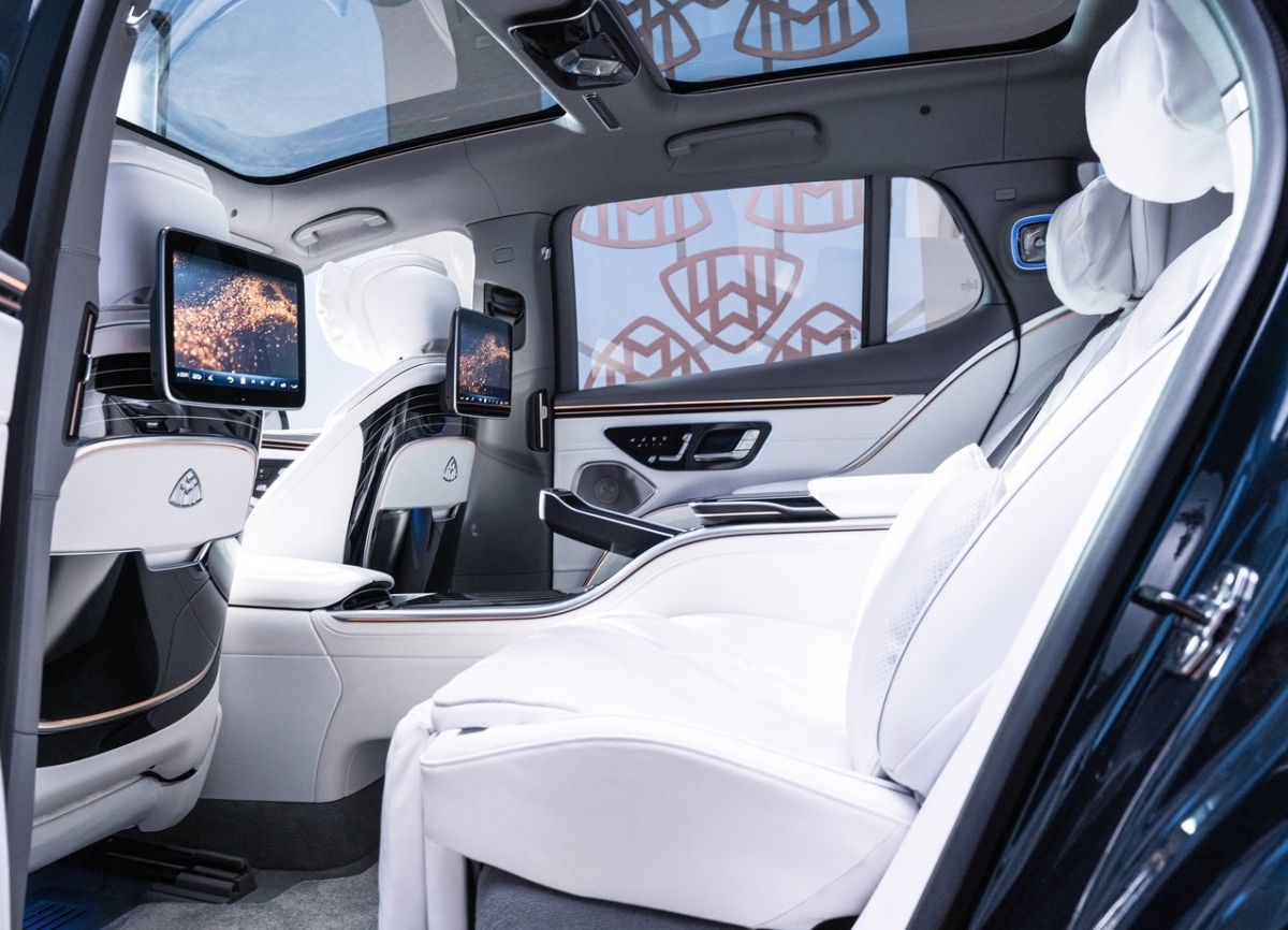 Mercedes-Maybach EQS SUV 10