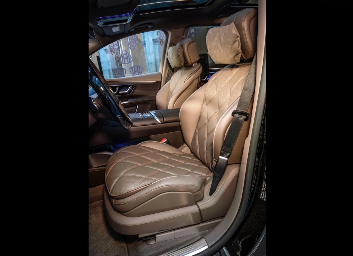 Mercedes-Maybach EQS SUV 12