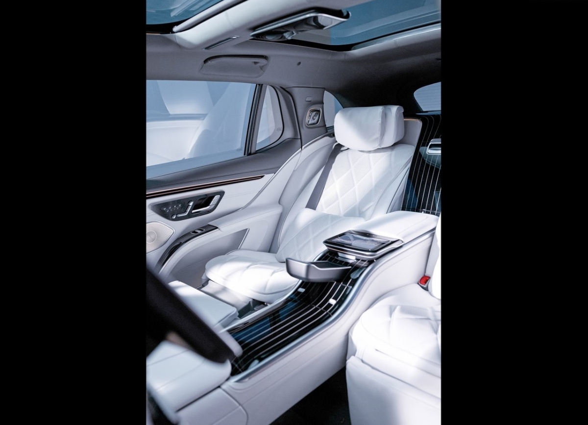 Mercedes-Maybach EQS SUV 14