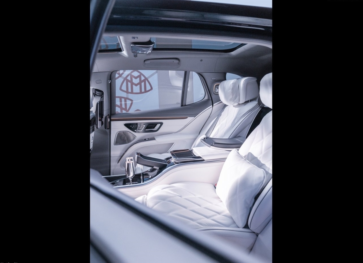 Mercedes-Maybach EQS SUV 15
