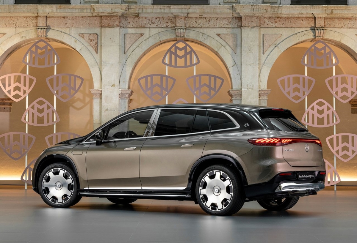 Mercedes-Maybach EQS SUV 3