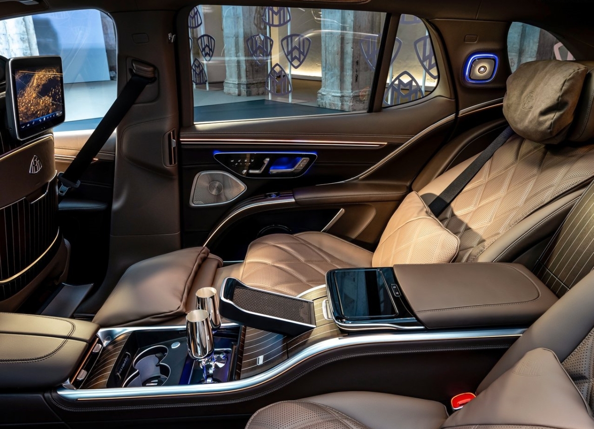 Mercedes-Maybach EQS SUV 9