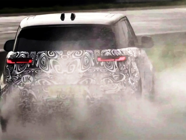 Range Rover Sport SV - kamufláž 2023