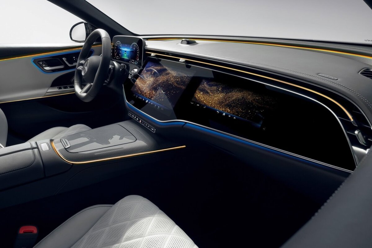 Mercedes-Benz E-Class - 2023