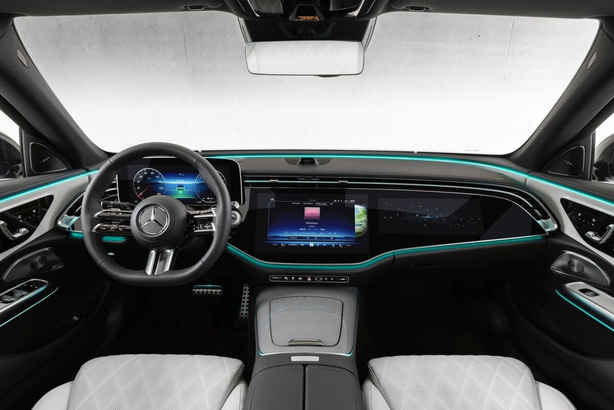 Mercedes-Benz E-Class - 2023