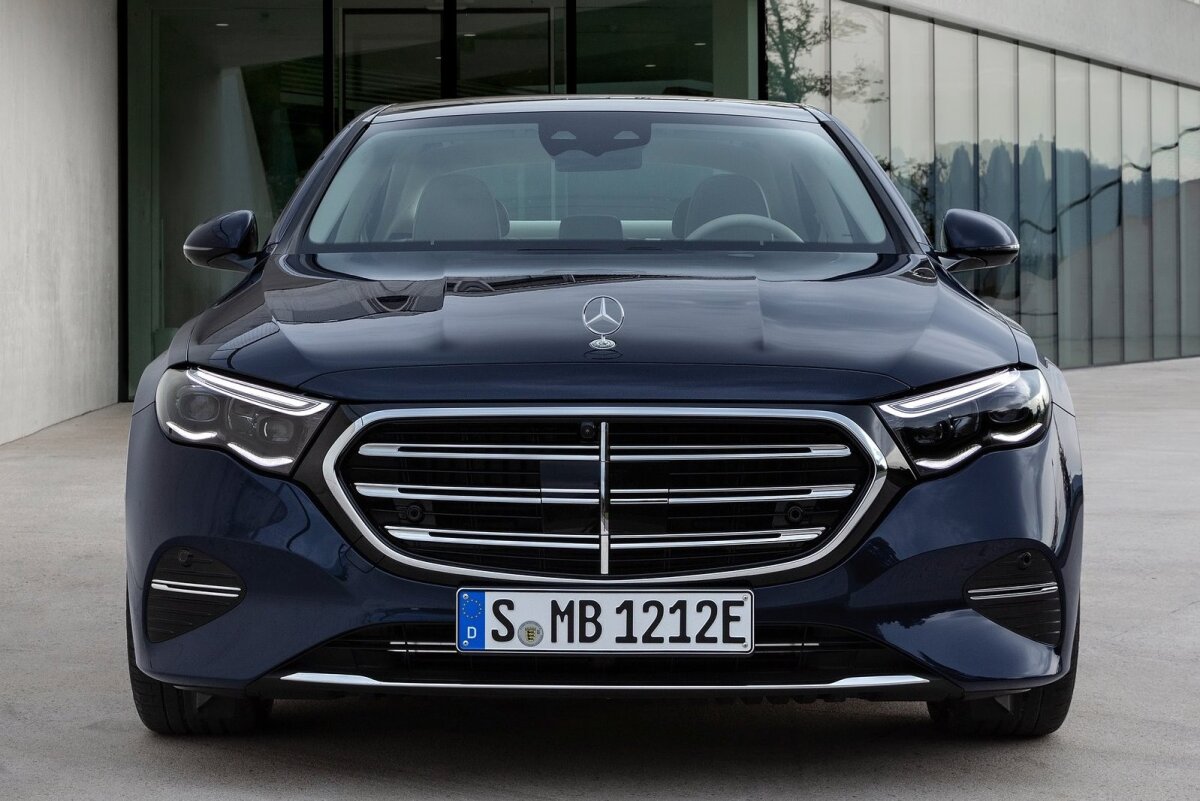 Mercedes-Benz E-Class - 2023