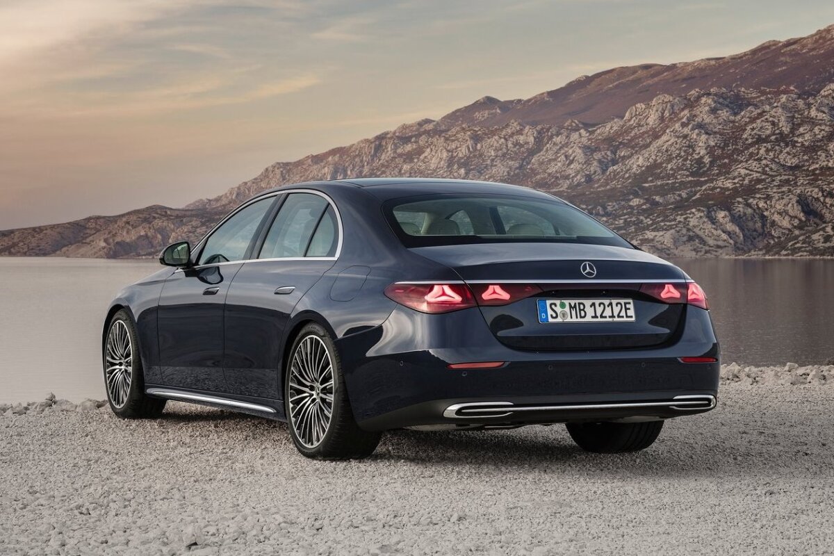 Mercedes-Benz E-Class - 2023