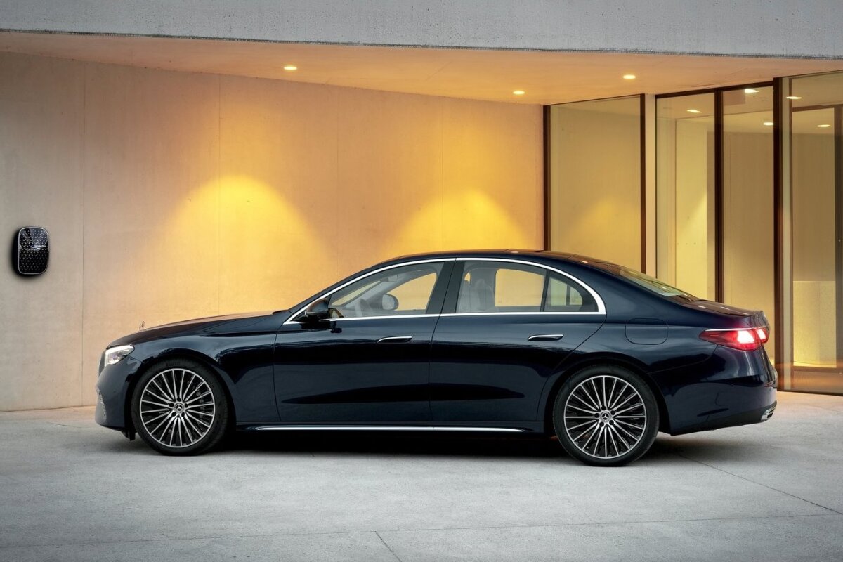 Mercedes-Benz E-Class - 2023